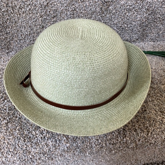 Lord & Taylor Green Woven Summer Hat - Picture 3 of 5